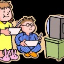 Comer frente al televisor no es aconsejable