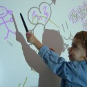 Clases interactivas con pizarras y pupitres digitales