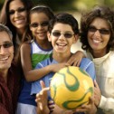 Los niños aprenden a cuidar sus ojos con Transitions optical