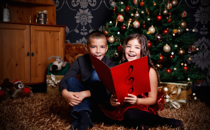 7 villancicos populares para cantar con tus hijos en Navidad